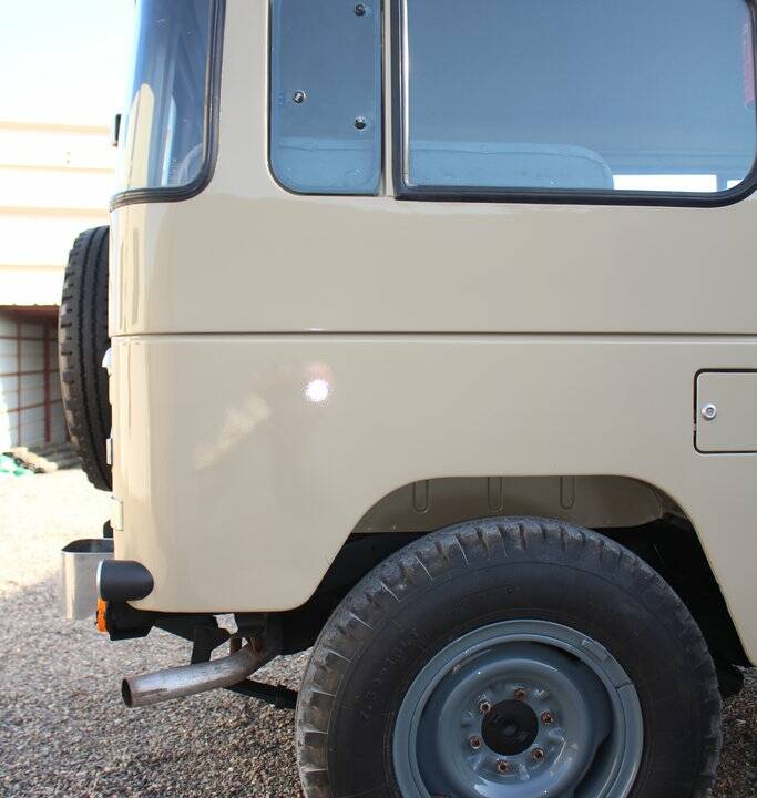 Image 6/8 of Toyota Land Cruiser FJ 40 (1979)
