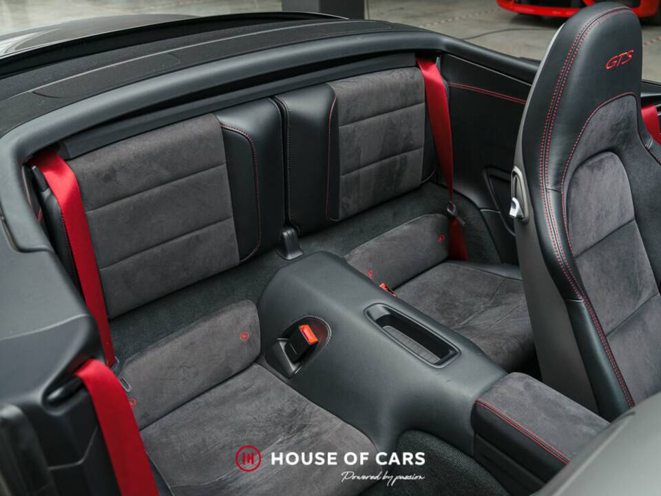 Image 20/25 of Porsche 911 Carrera 4 GTS (2017)