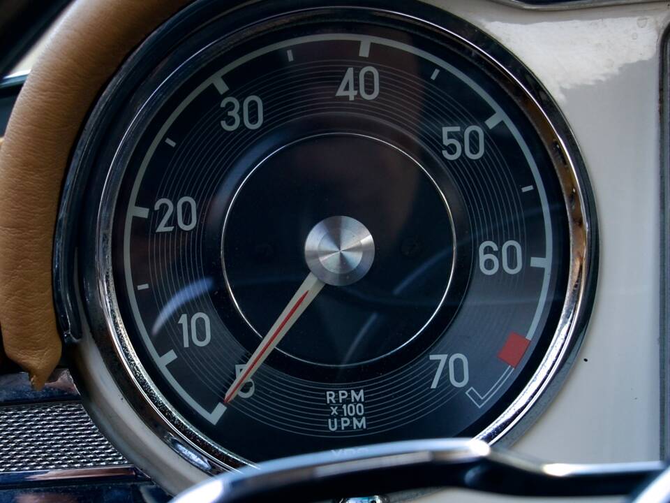 Image 18/20 of Mercedes-Benz 230 SL (1964)