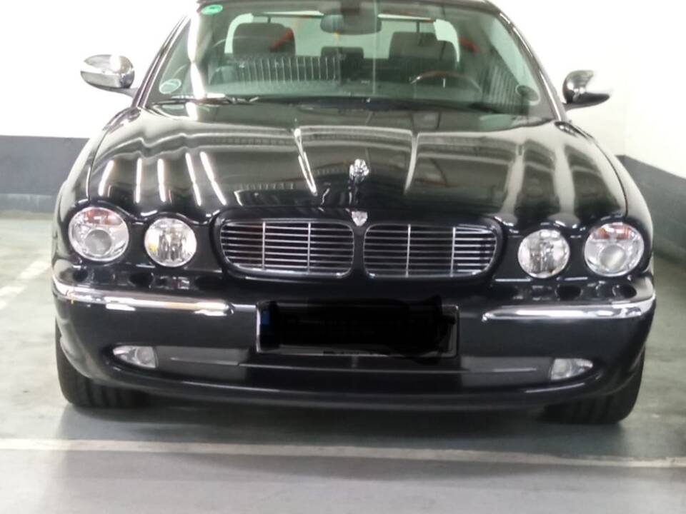 Bild 3/4 von Jaguar XJ 3.0 (2005)