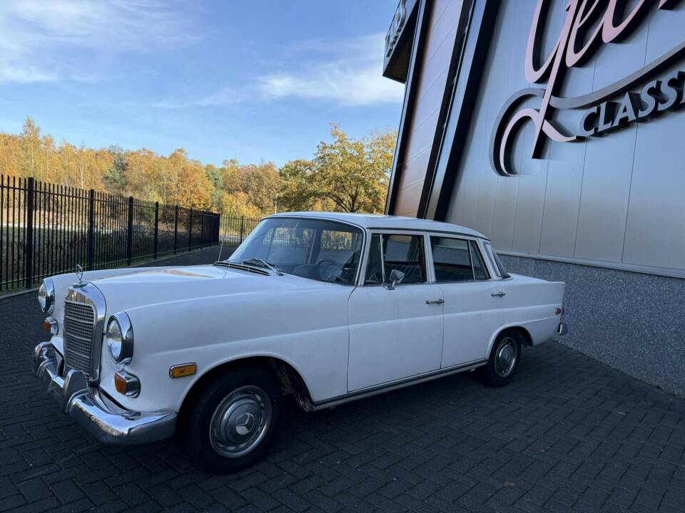 Bild 13/50 von Mercedes-Benz 230 (1968)