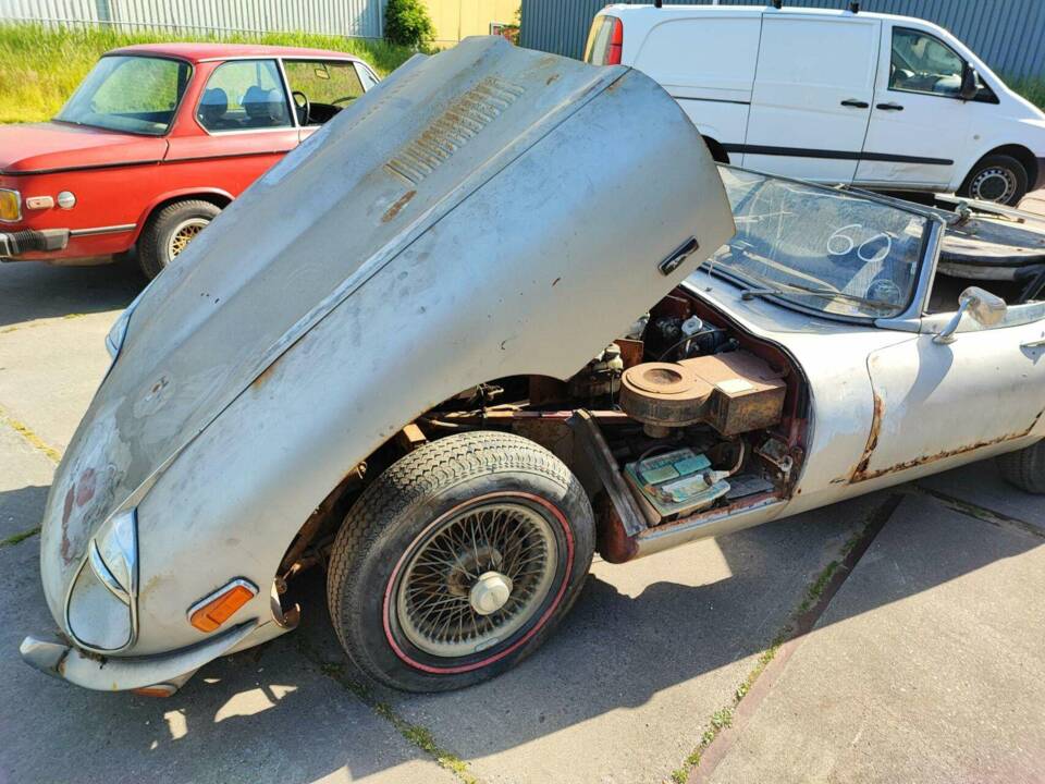 Image 10/20 de Jaguar E-Type (1969)