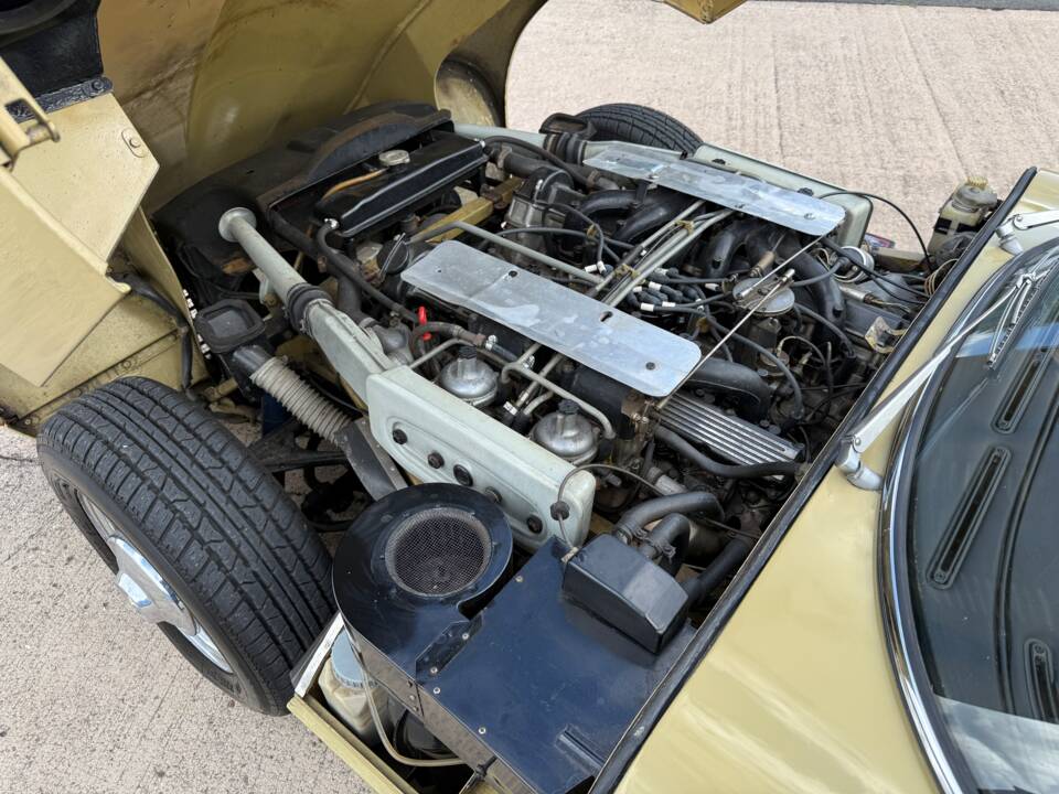 Bild 28/35 von Jaguar E-Type V12 (2+2) (1973)