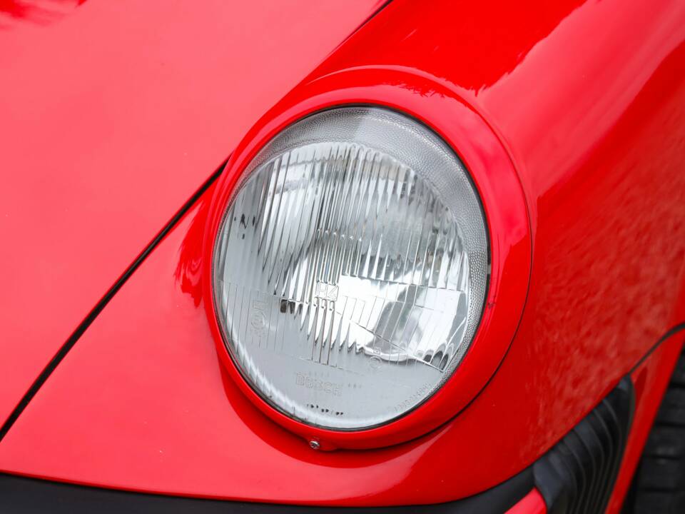 Image 27/50 of Porsche 911 Carrera 3.2 (1988)