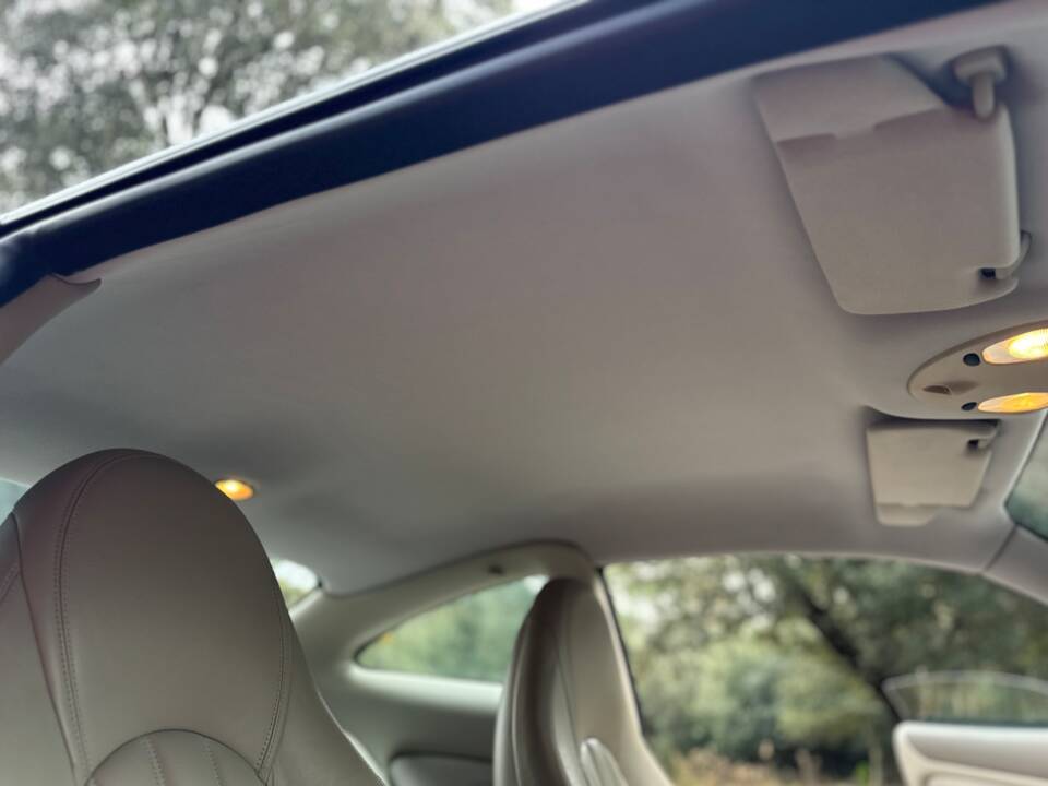 Image 28/40 de Jaguar XKR (1998)