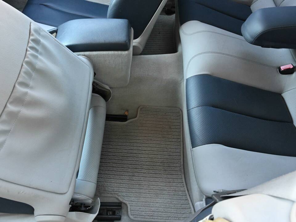 Image 29/50 of Mercedes-Benz CLK 230 Kompressor (2002)