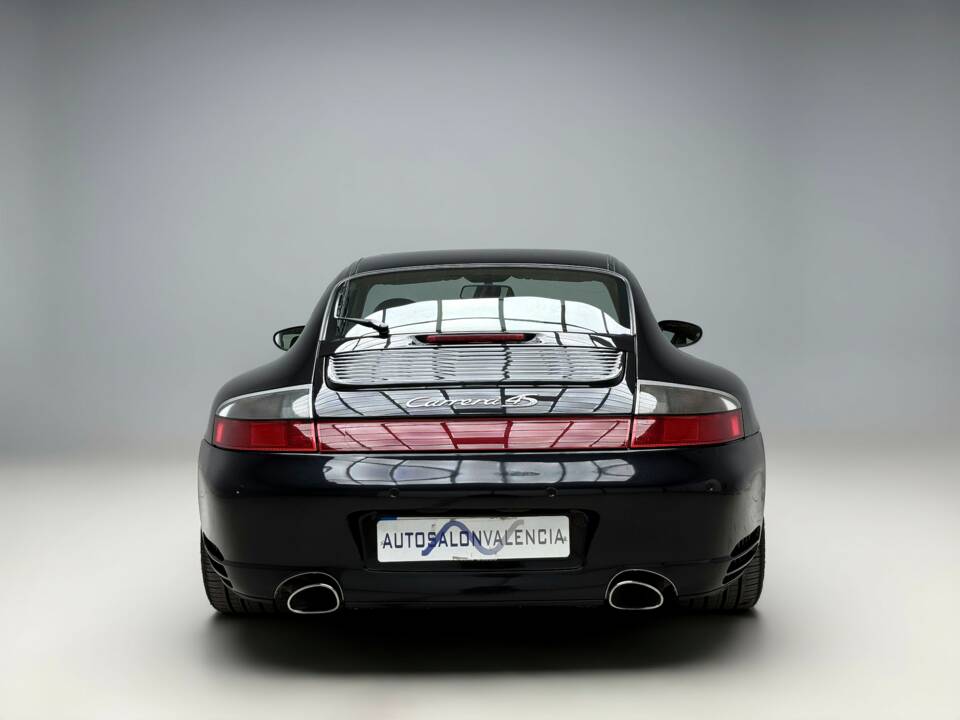 Bild 8/35 von Porsche 911 Carrera 4S (2003)