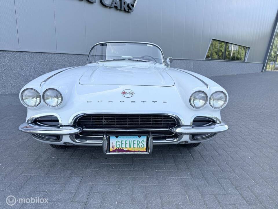Image 6/24 of Chevrolet Corvette (1962)