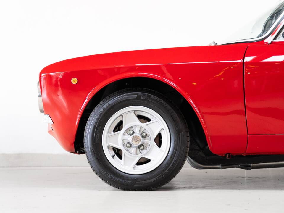 Bild 21/32 von Alfa Romeo Giulia 1600 GT Junior (1972)