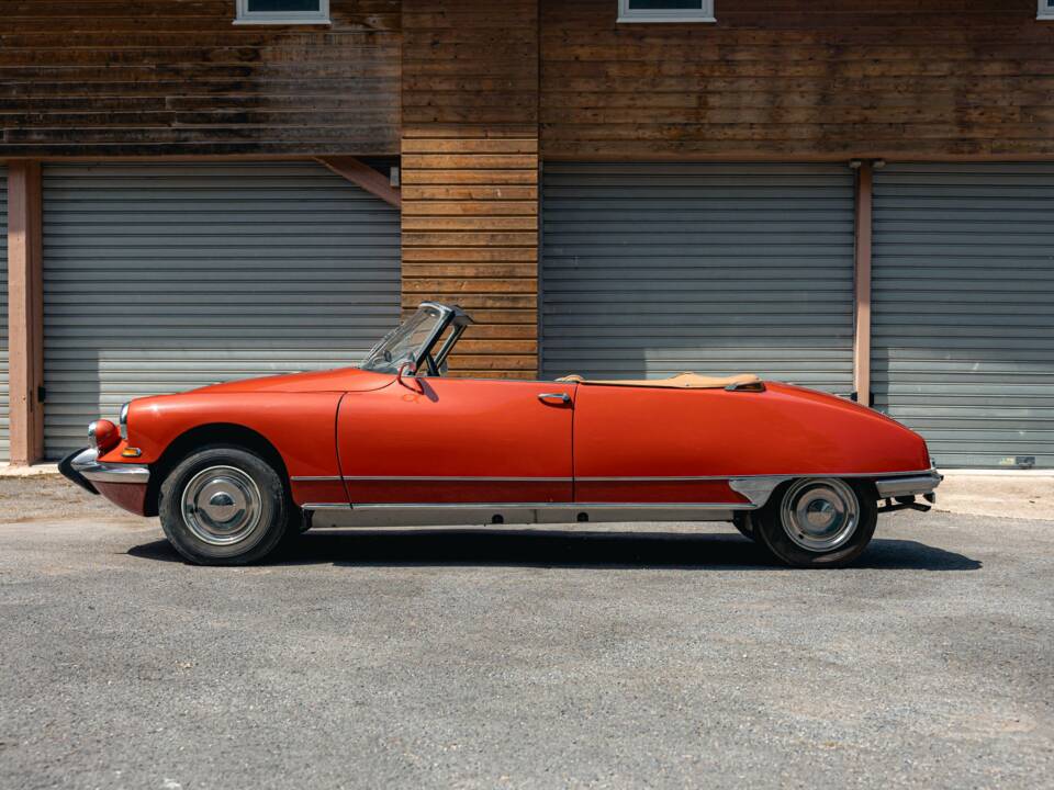 Image 7/56 of Citroën DS 21 Chapron (1967)