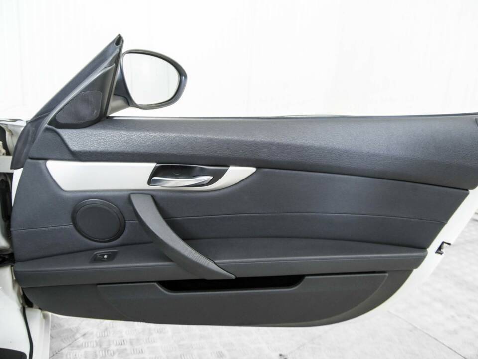 Image 34/50 of BMW Z4 sDrive23i (2010)