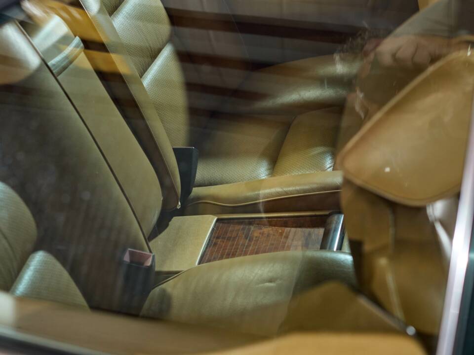 Bild 28/42 von Mercedes-Benz 560 SEC (1991)