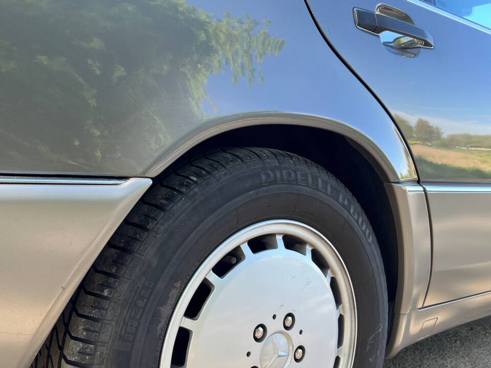 Image 38/44 of Mercedes-Benz 400 SEL (1992)