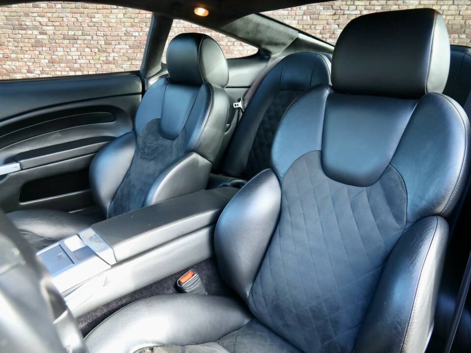 Image 29/50 of Aston Martin V12 Vanquish (2003)