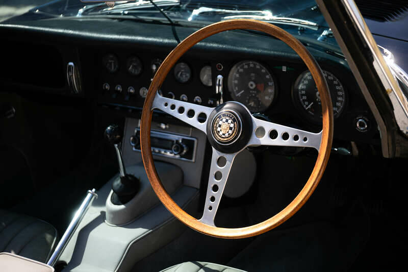 Immagine 14/45 di Jaguar E-Type 4.2 (1966)