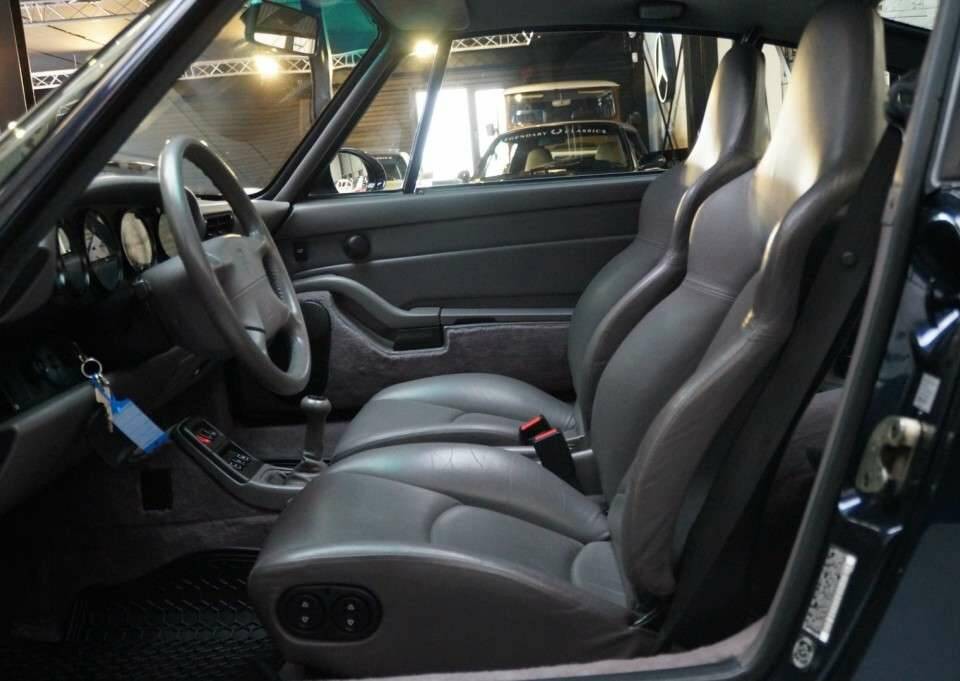 Image 8/50 of Porsche 911 Carrera (1995)