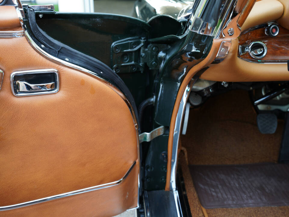 Image 36/50 of Mercedes-Benz 280 SE 3,5 (1971)
