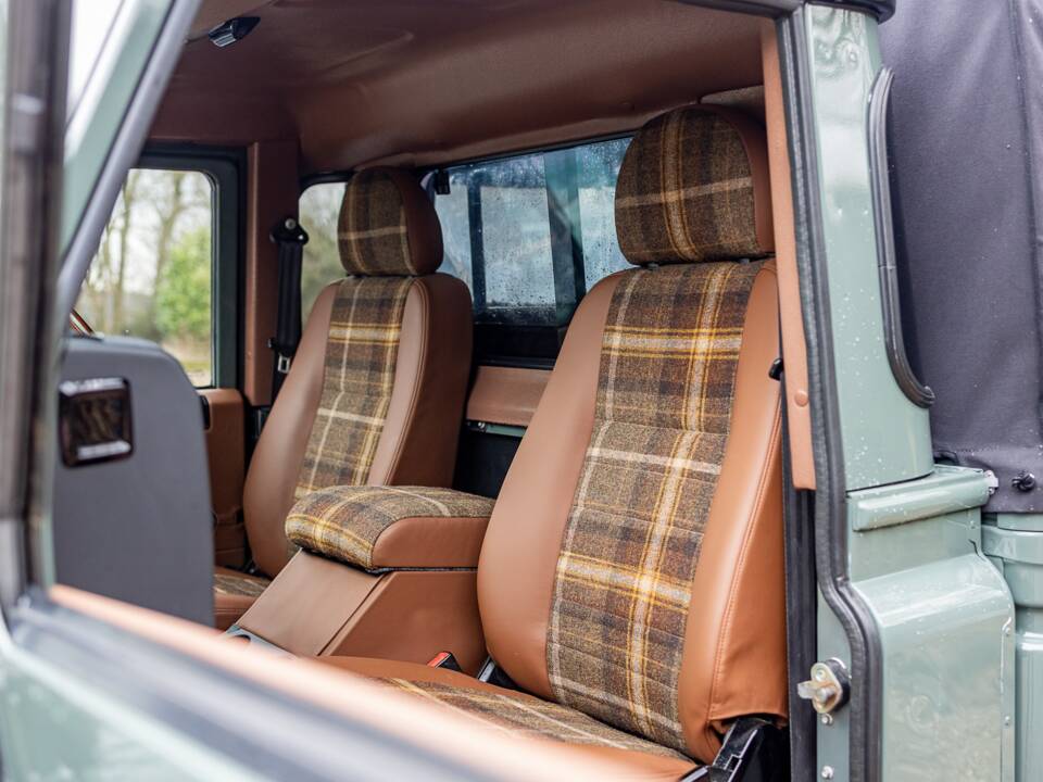 Bild 20/45 von Land Rover Defender 110 (2015)