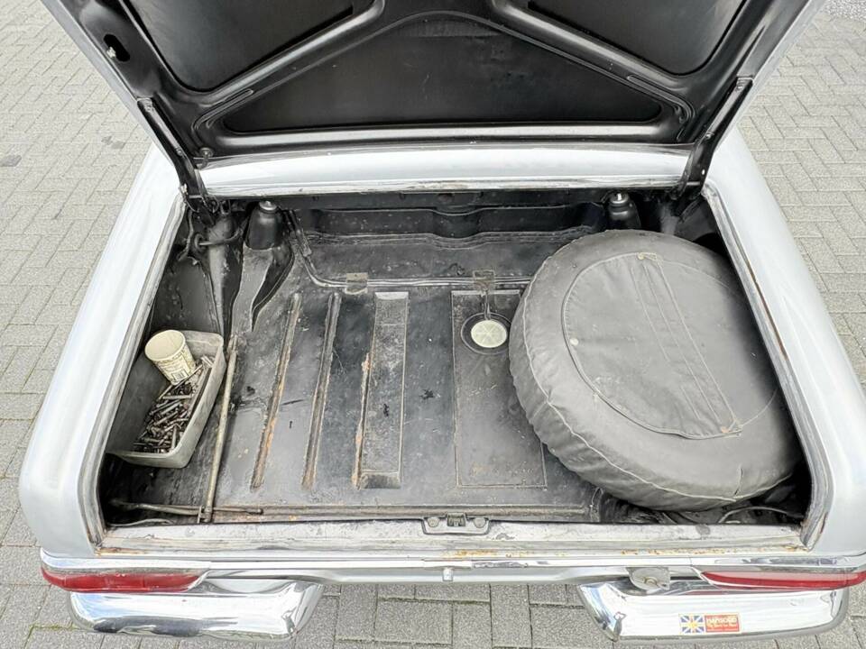 Image 35/50 of Mercedes-Benz 230 SL (1966)