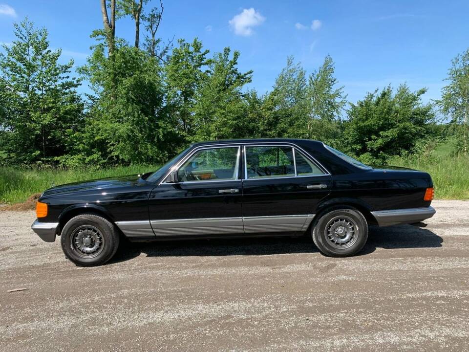 Bild 7/8 von Mercedes-Benz 280 SE (1981)