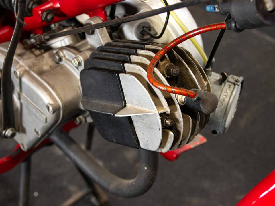 Bild 48/50 von Moto Guzzi Motoleggera 65 (1951)