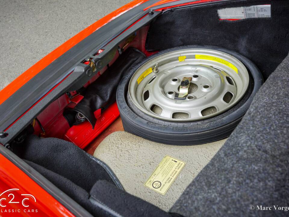 Image 25/63 of Porsche 911 Carrera 3.2 (1986)
