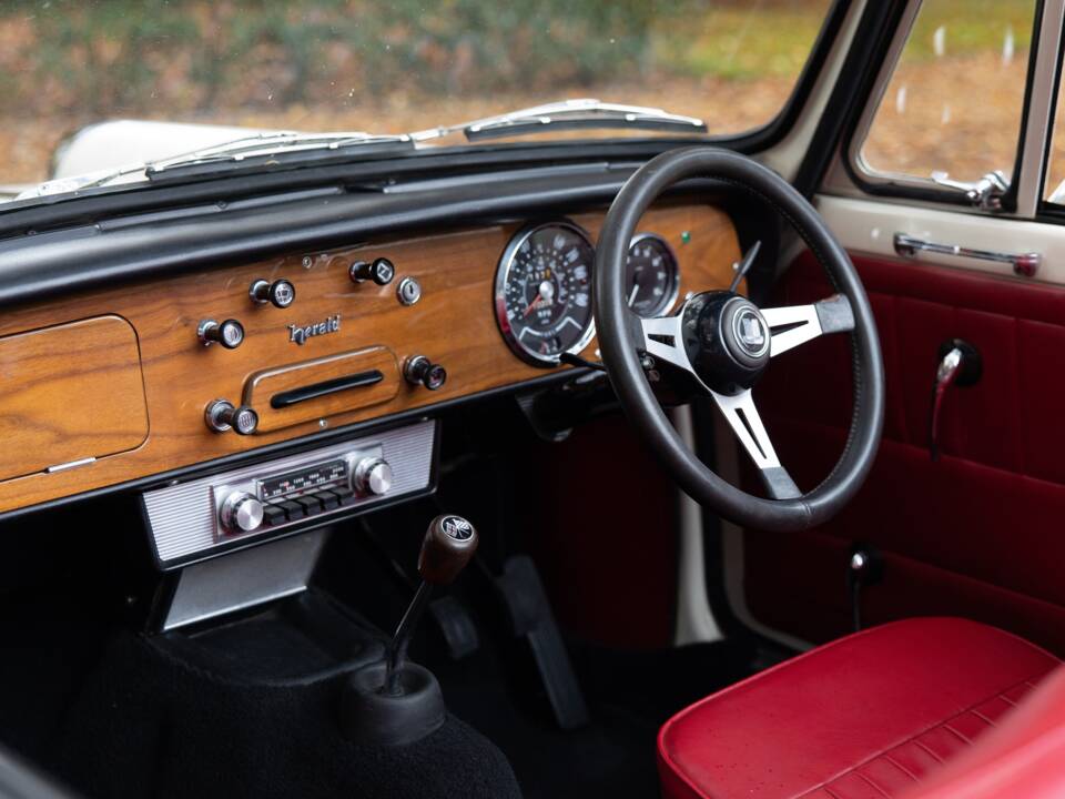 Image 4/50 of Triumph Herald 1200 (1967)