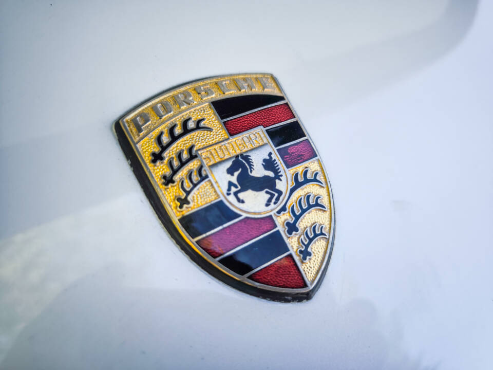 Image 5/36 of Porsche 911 Carrera 3.2 (1985)