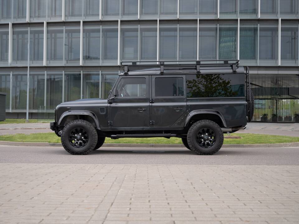 Image 30/41 of Land Rover Defender 110 (1992)