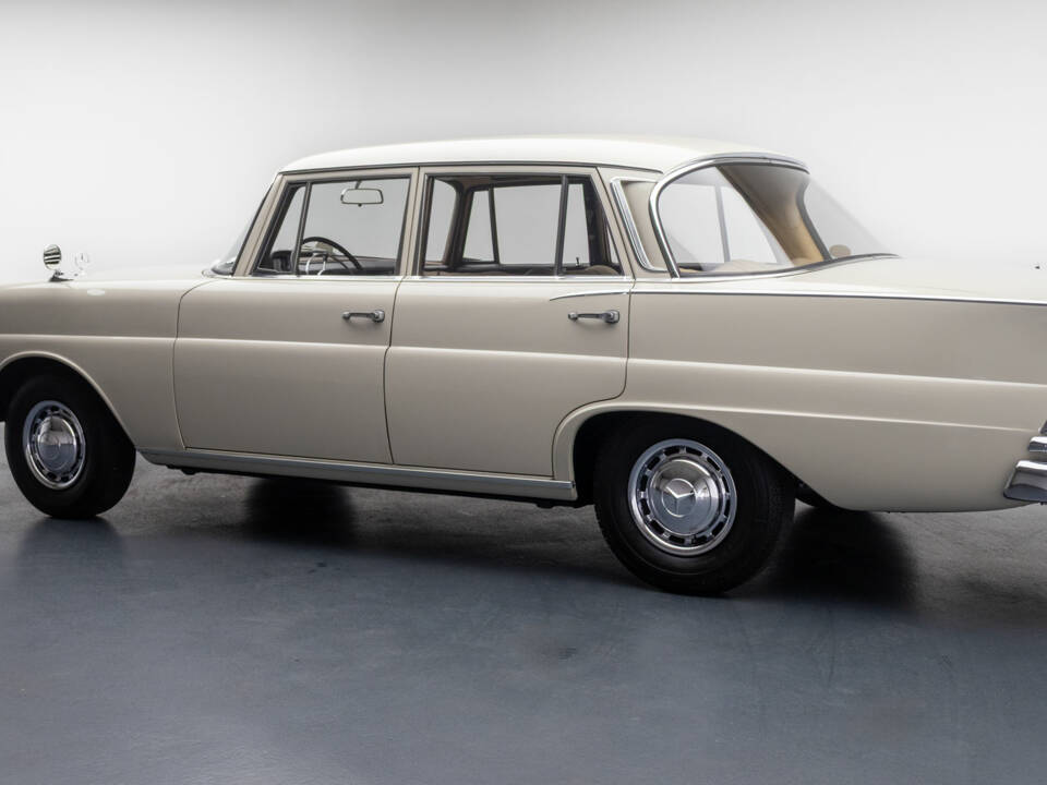 Bild 3/12 von Mercedes-Benz 220 SE b (1962)