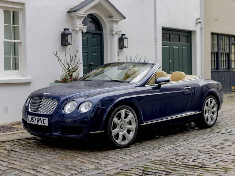Imagen 11/33 de Bentley Continental GTC (2007)