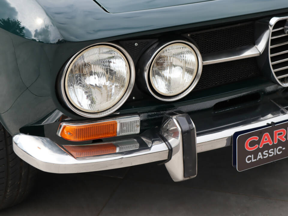Image 17/50 of Alfa Romeo 1750 GT Veloce (1971)