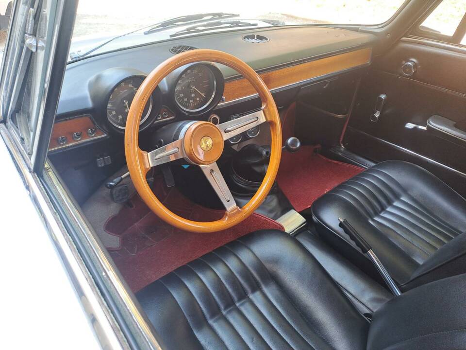 Bild 18/39 von Alfa Romeo Giulia GT 1300 Junior (1970)