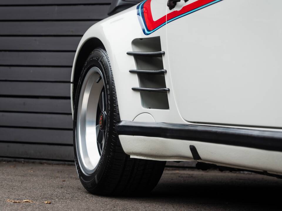 Image 41/50 of Porsche 911 Turbo LE (1989)