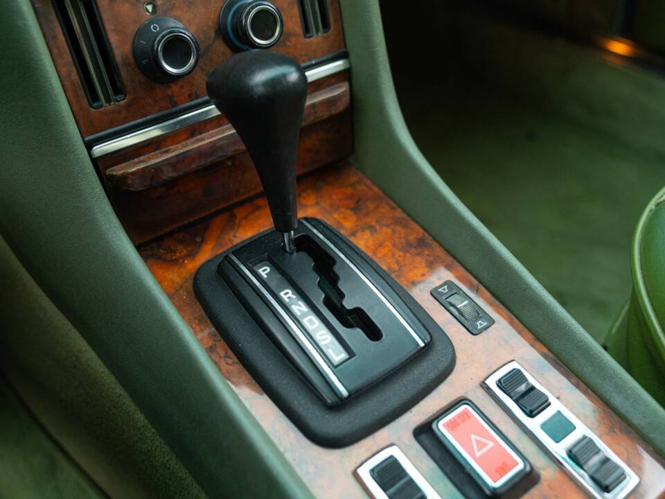 Image 42/50 de Mercedes-Benz 500 SLC (1984)