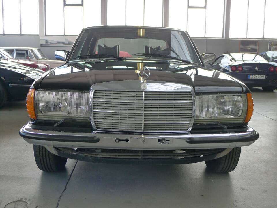 Image 25/44 of Mercedes-Benz 280 (1978)