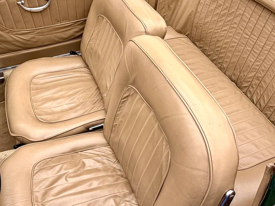 Image 14/17 of Lancia Appia Convertible Vignale (1960)