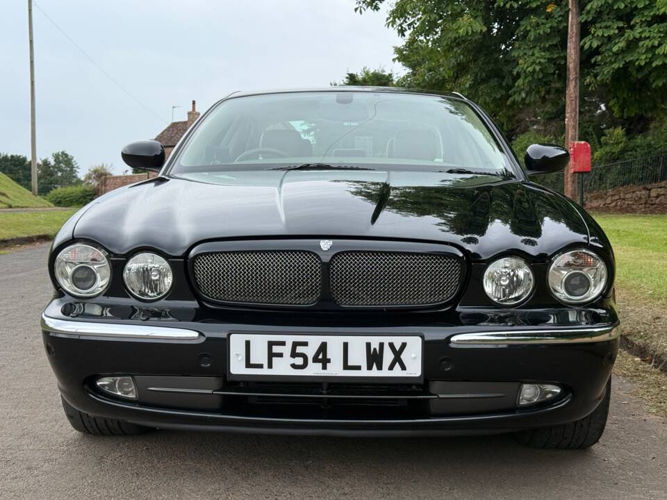 Image 5/13 of Jaguar XJR (2004)