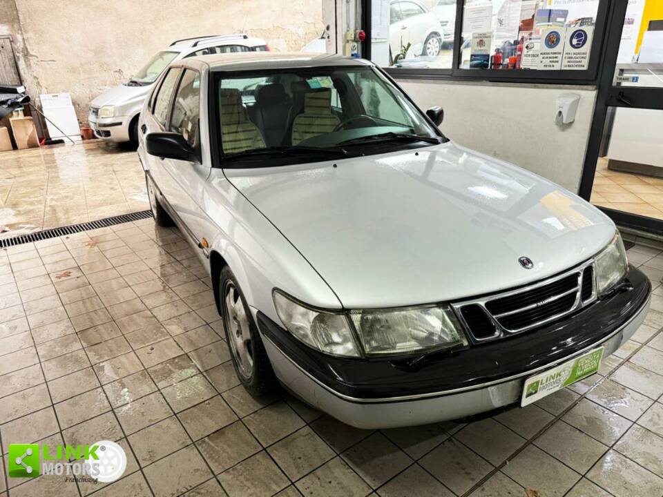 Image 6/34 de Saab 900 2.0i 16V (1997)