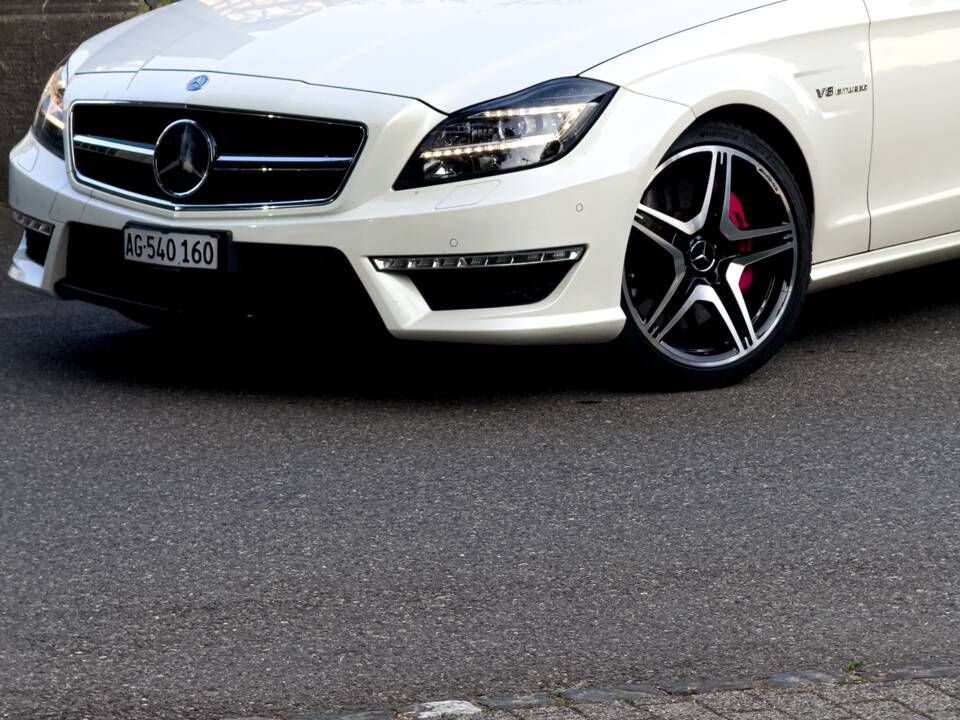 Obraz 2/8 pojazdu Mercedes-Benz CLS 63 AMG (2013)