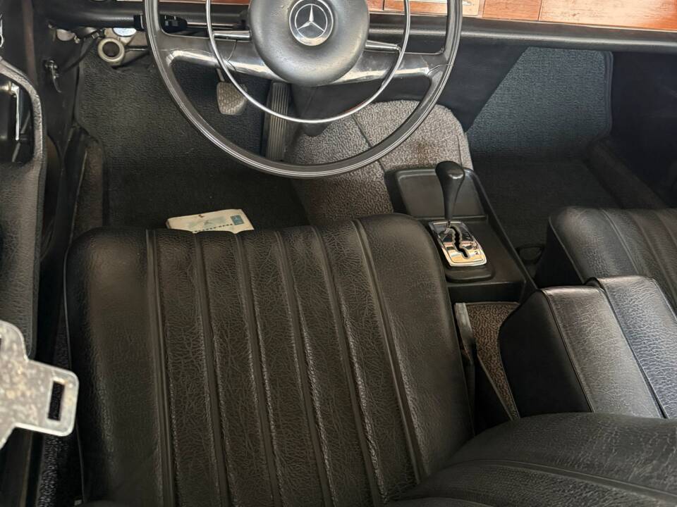 Immagine 19/27 di Mercedes-Benz 280 SE (1971)