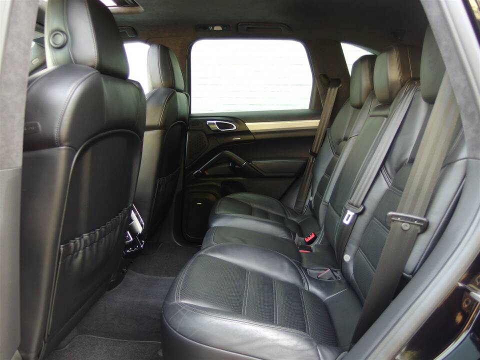 Bild 68/98 von Porsche Cayenne Turbo (2010)
