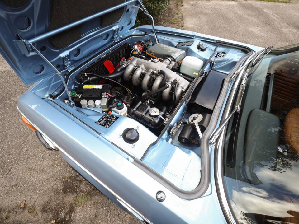 Image 16/73 of BMW 3.0 CSi (1973)