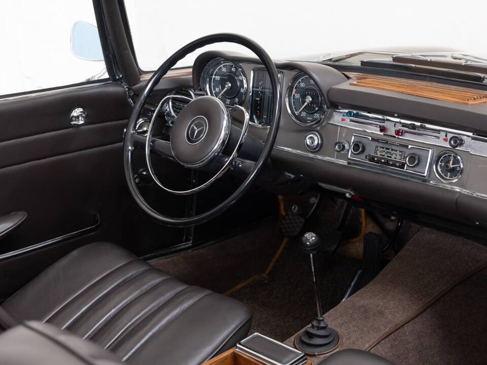 Image 20/35 de Mercedes-Benz 230 SL (1966)