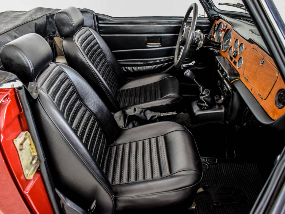 Image 6/50 de Triumph TR 6 (1974)