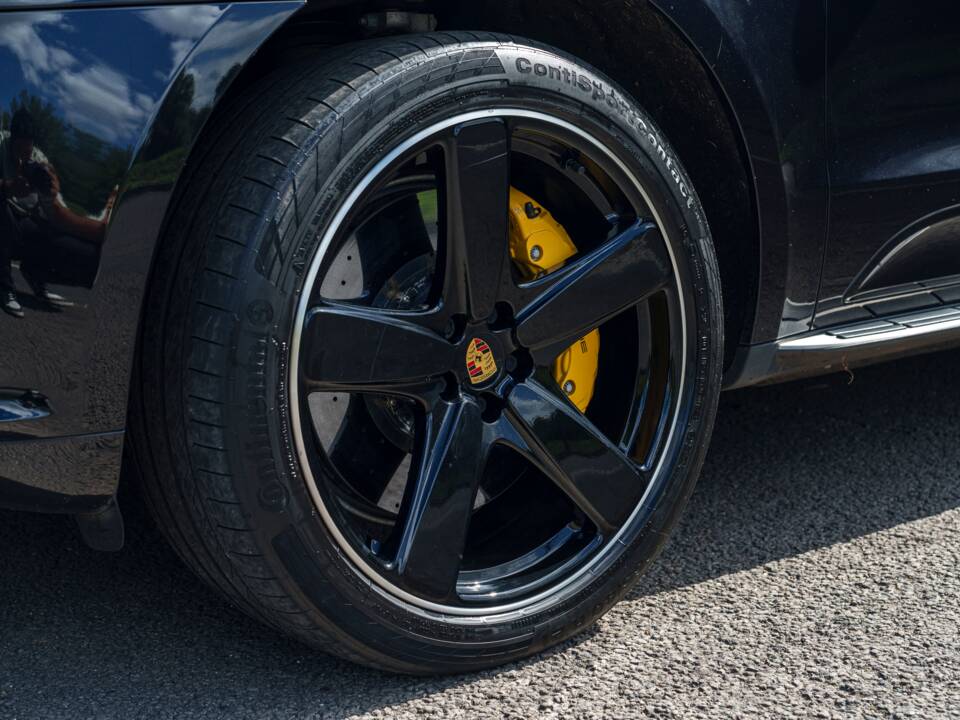 Bild 10/28 von Porsche Macan S (2020)