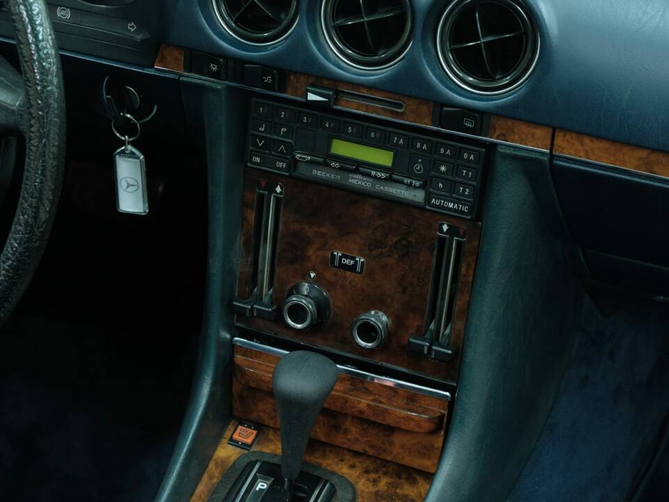 Image 44/50 de Mercedes-Benz 500 SLC (1981)
