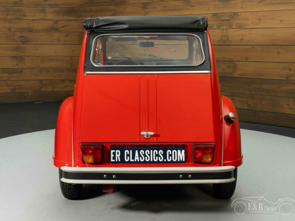 Image 7/19 de Citroën 2 CV 6 (1983)