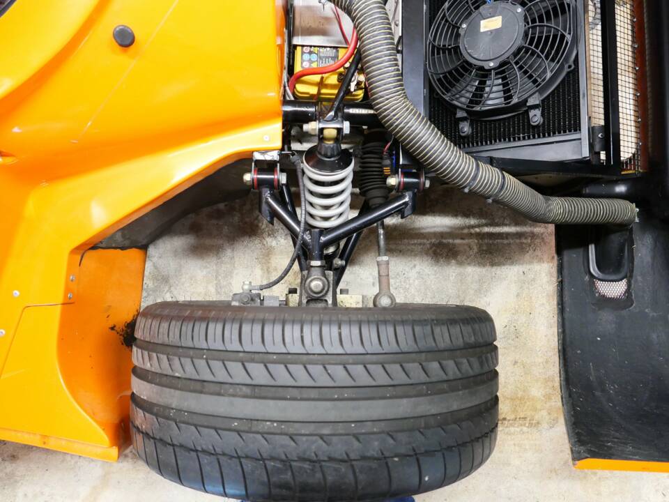 Immagine 13/15 di Ultima GTR 427-LS7 (2010)