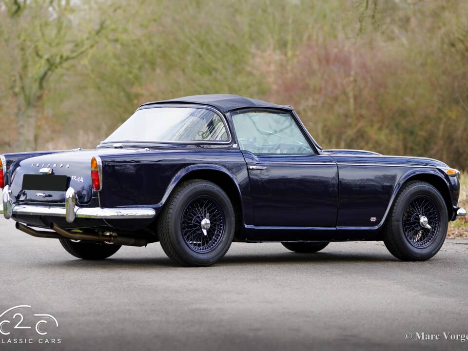 Image 33/45 of Triumph TR 4A (1966)